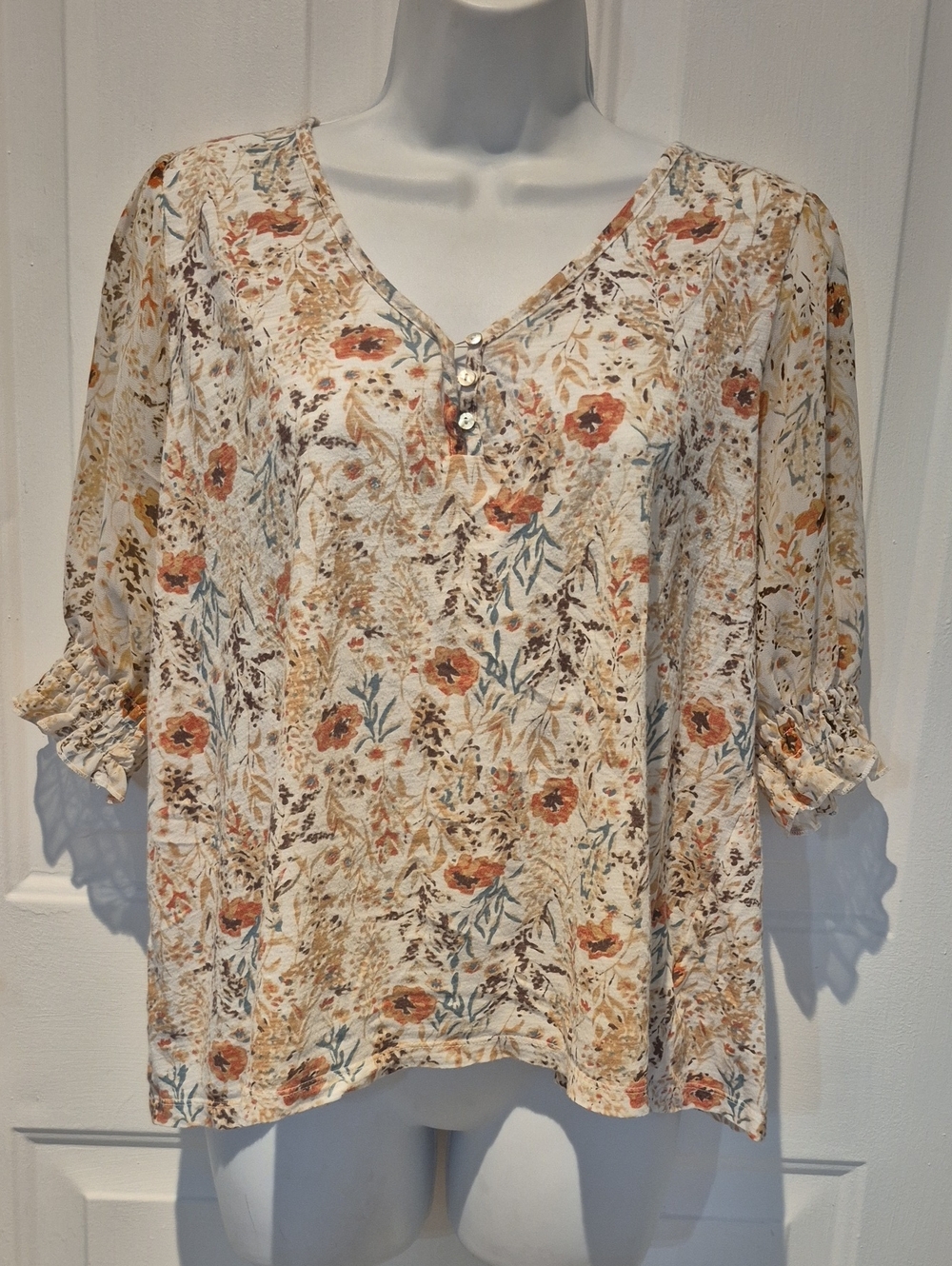 Lucky Brand Floral V-Neck Blouse in Cream and Rust. Size L